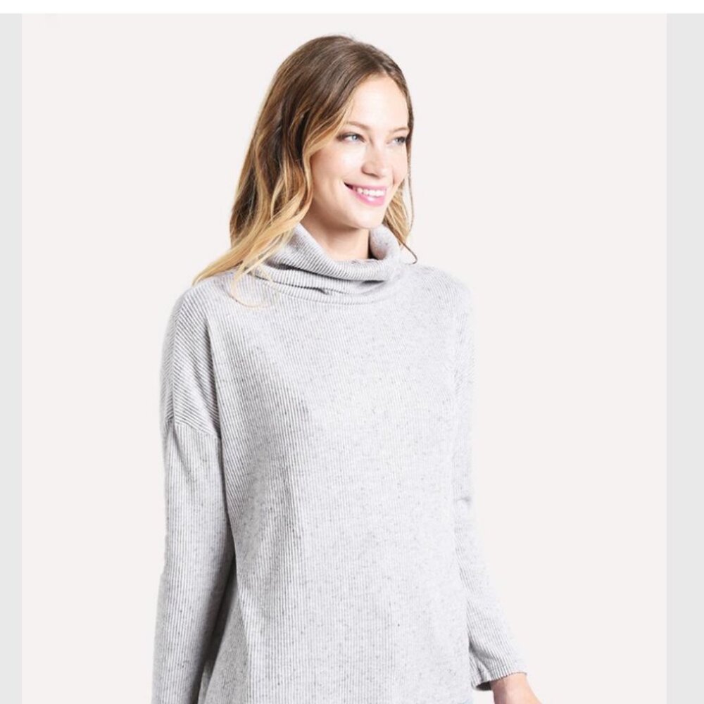 Dylan Fuzzy Flecked Fleece Cowl Neck Top Grey Size Small - Picture 7 of 8